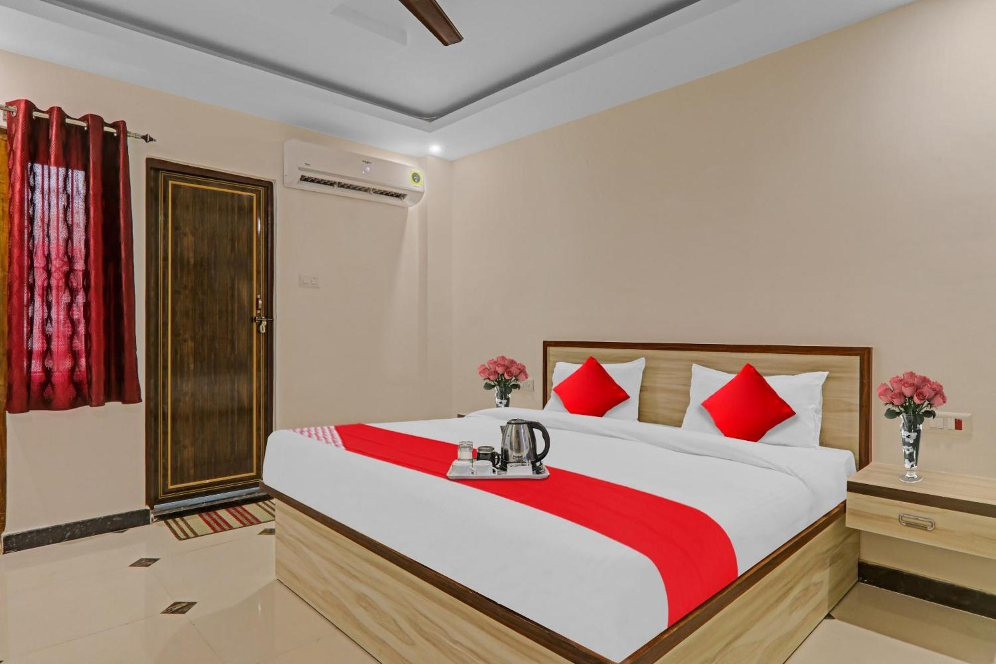 Guest House Rr Inn Gorakhpur Kültér fotó