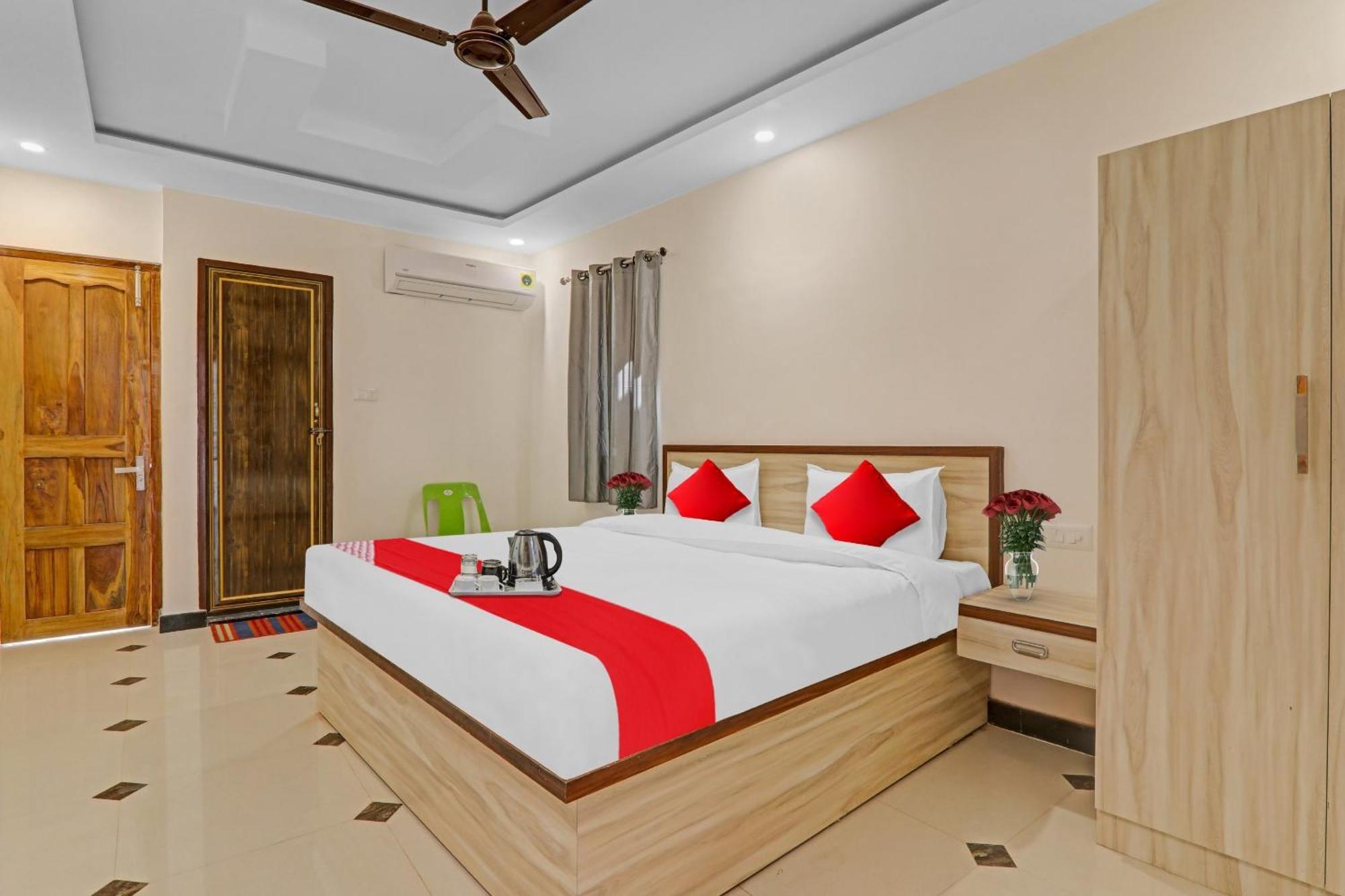 Guest House Rr Inn Gorakhpur Kültér fotó