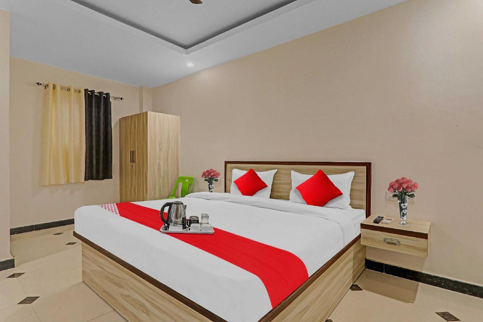 Guest House Rr Inn Gorakhpur Kültér fotó