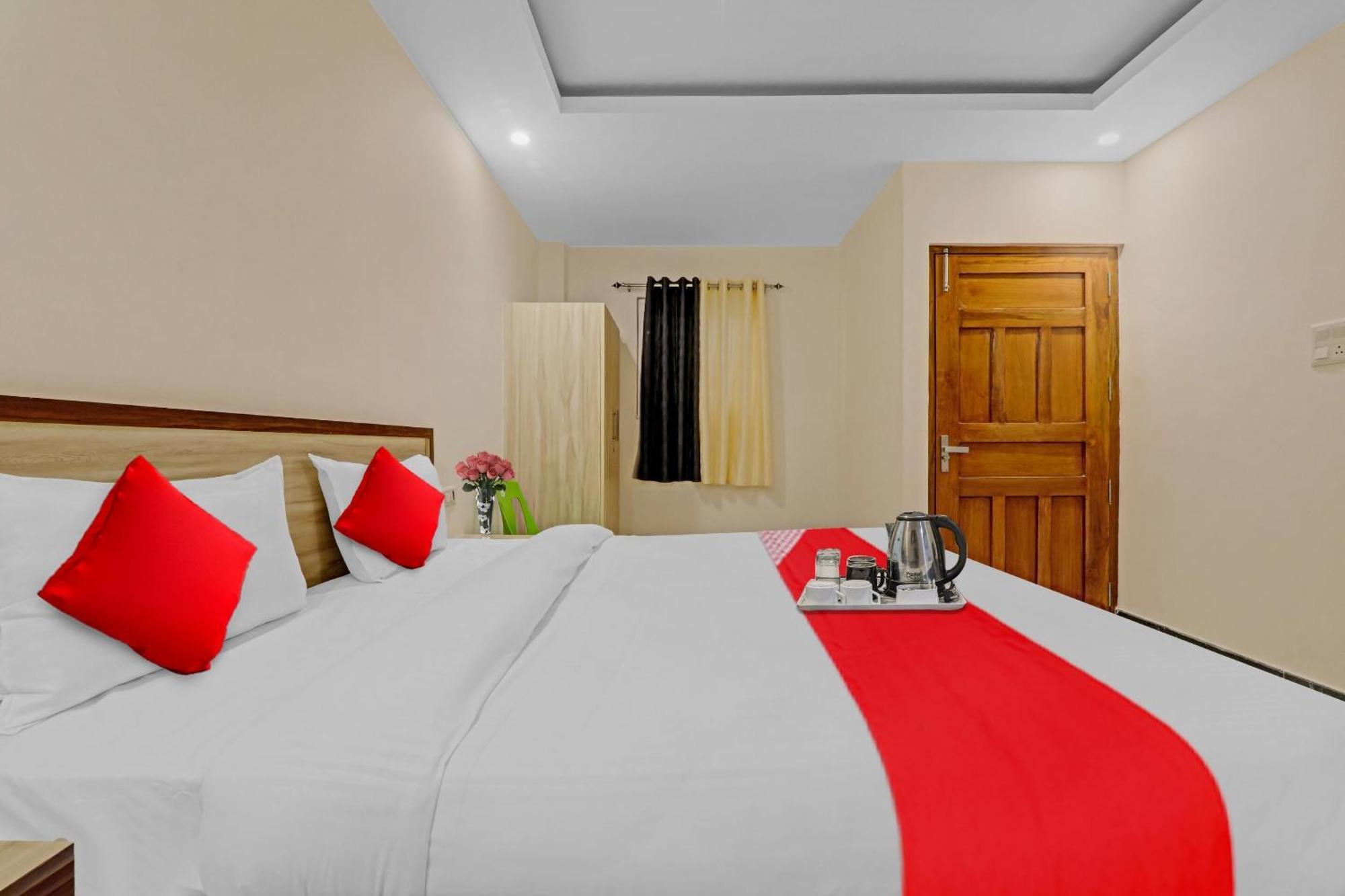 Guest House Rr Inn Gorakhpur Kültér fotó