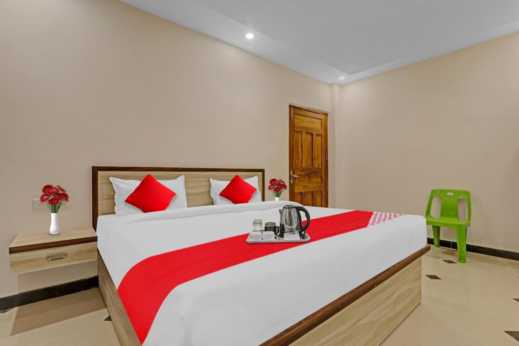 Guest House Rr Inn Gorakhpur Kültér fotó